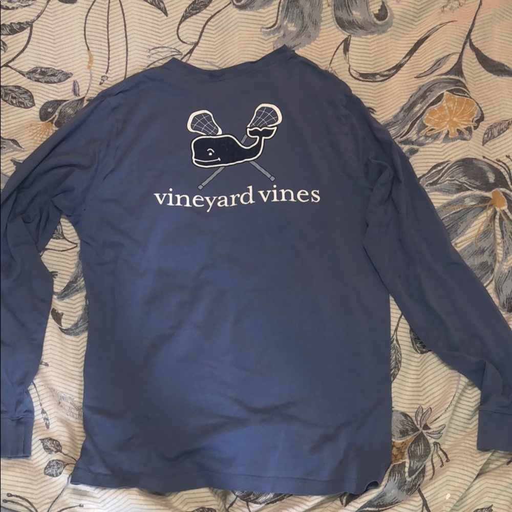 Vineyard vines lacrosse t shirt.